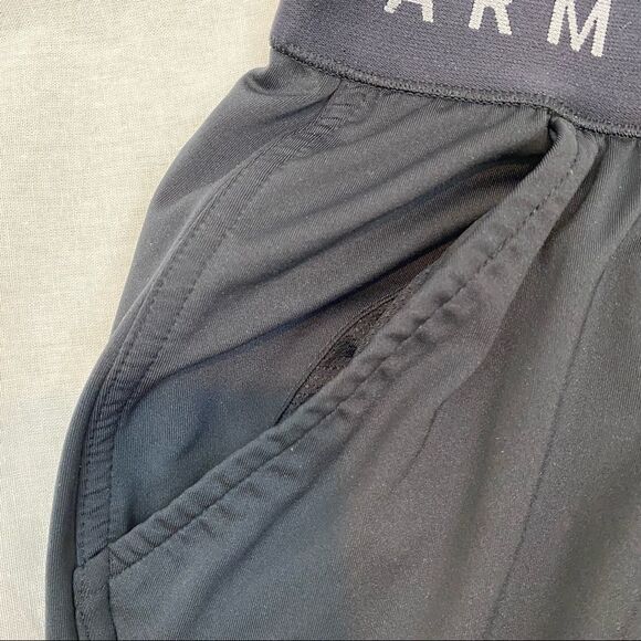 Ladies Under Armour Black Cropped Sports Pants M - Picture 9 of 13